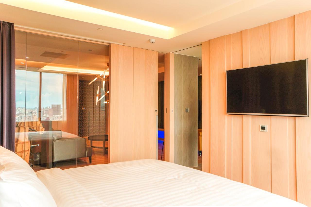 Fx Hotel Тайнань Экстерьер фото