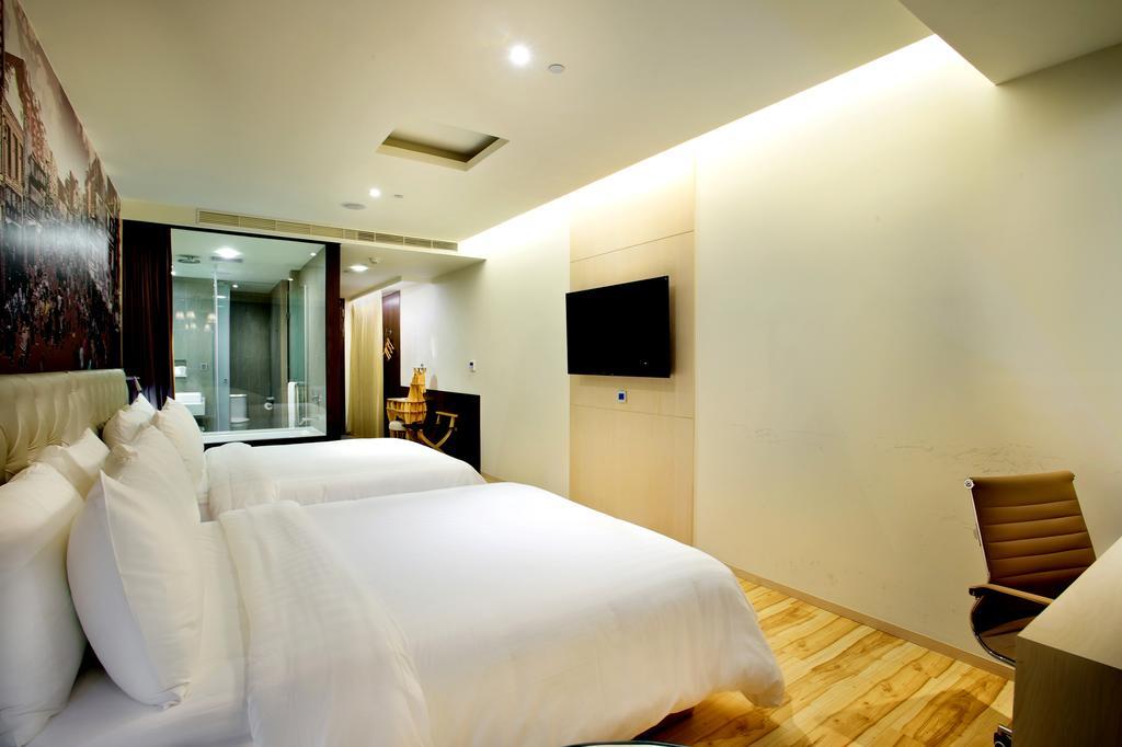 Fx Hotel Тайнань Экстерьер фото